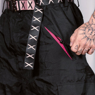 Slacker Baggy Snow Pant 2.0: Black/Pink