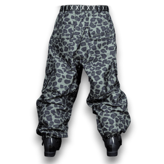 Slacker Baggy Snow Pant 2.0: Green Cheetah