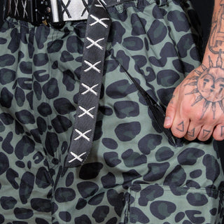 Slacker Baggy Snow Pant 2.0: Green Cheetah