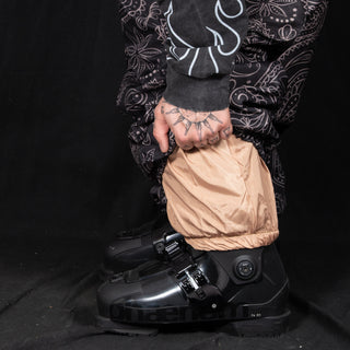 Slacker Baggy Snow Bib: Paisley