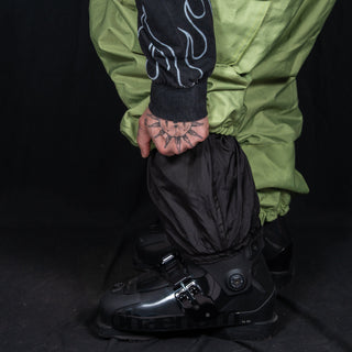 Slacker Baggy Snow Bib: Keylime