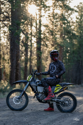 Menace Moto Pant 2.0: Paisley